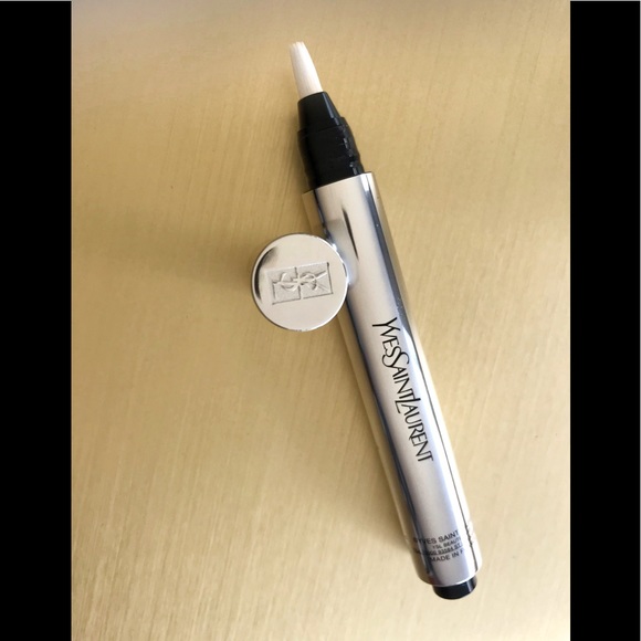 touche eclat white